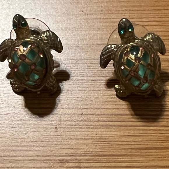 In used condition 2 pair of Betsy Johnson earrings - Picture 3 of 4